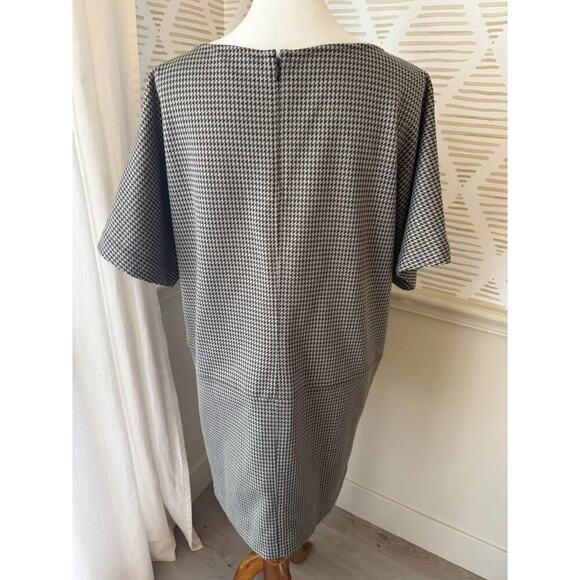 Lauren Ralph Lauren Large Petite Buckle Trim Jacquard Shift Dress in Brown - Picture 7 of 10